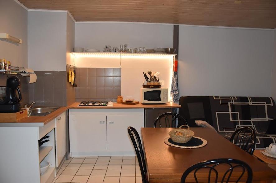 Maison De Village Appartement Rdc Avec Terrasse Gy Esterno foto